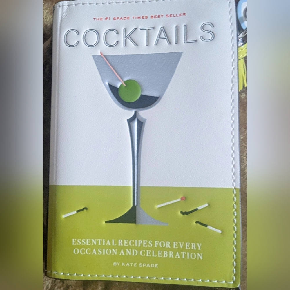 Kate Spade White and Green Cocktail Wallet - Picture 4 of 10
